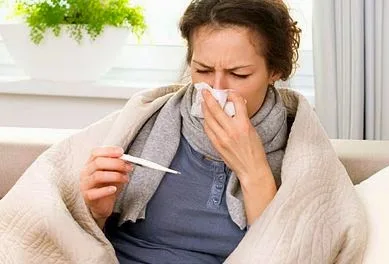 Έτσι θα καταφέρετε να ΜΗΝ κολλήσετε ίωση στα Μέσα Μαζικής Μεταφοράς