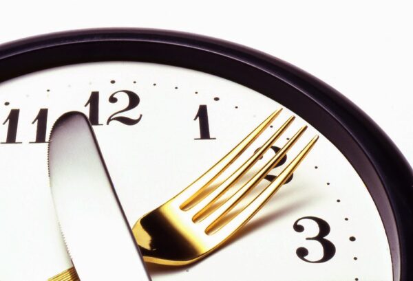 Αλήθεια ή ψέμα; Το βραδινό φαγητό προκαλεί αύξηση του βάρους;