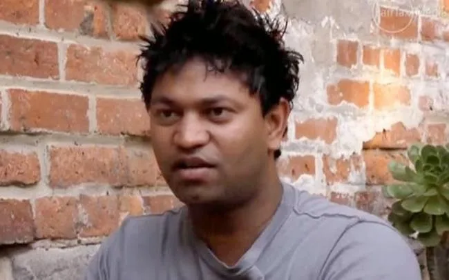 Η ΣΥΓΚΛΟΝΙΣΤΙΚΗ ιστορία που θα γίνει και ΤΑΙΝΙΑ: Βρήκε την οικογένειά του μετά από 25 χρόνια μέσω Google Earth [video]