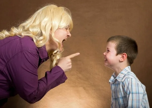 Πώς θα σταματήσετε να φωνάζετε στα παιδιά σας