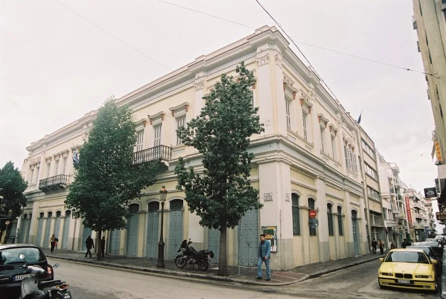 Μονιμοποίηση των σχολικών καθαριστριών θέλει ο Δήμος της Πάτρας