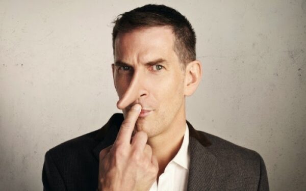 Τα 10 σημάδια ότι ο συνομιλητής σας ψεύδεται ασύστολα! [video]