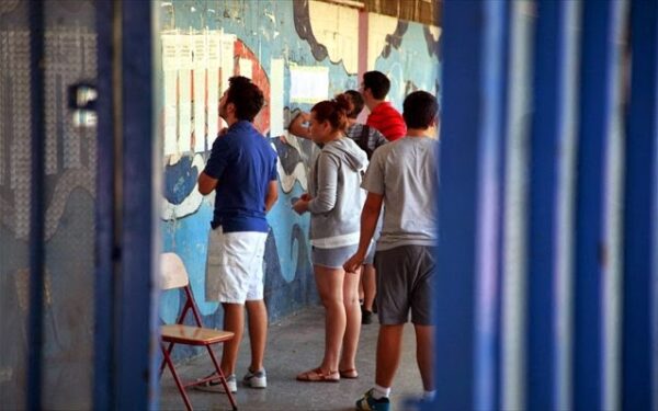 Περιορισμός της εσωτερικής φοιτητικής μετανάστευσης