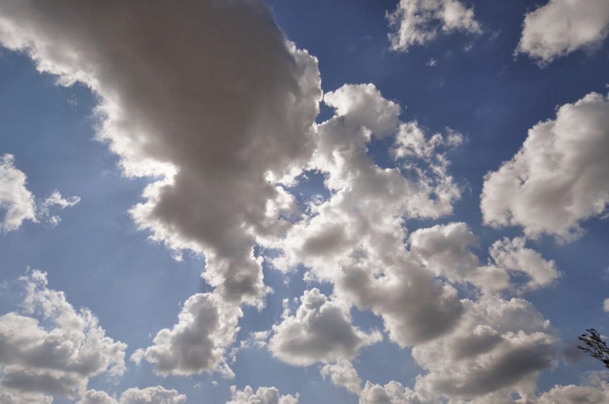 Πώς τα σύννεφα μας προειδοποιούν για τους σεισμούς