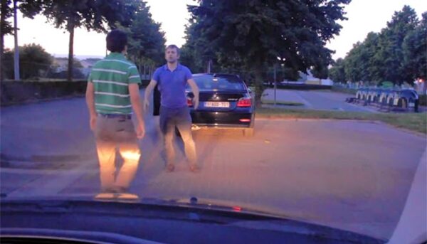 Πως να αντιμετωπίσεις έναν εξοργισμένο οδηγό [video]