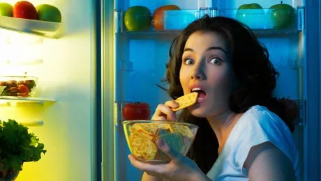 Τελικά απαγορεύεται να τρώμε μετά τις 10 το βράδυ;