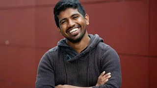 ΑΠΙΣΤΕΥΤΟ: Βρήκε στις τουαλέτες καναλιού 100.000 δολάρια και του τα… χάρισαν!