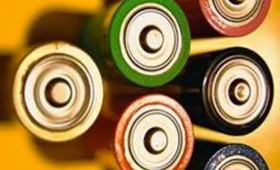 Πώς να ελέγξετε αν μια μπαταρία είναι γεμάτη [video]