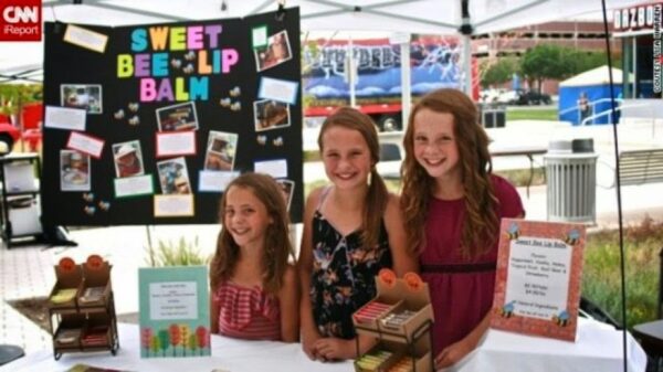 Είναι κοριτσάκια και επιτυχημένες επιχειρηματίες !Η 8χρονη Lily και οι μικρές της αδερφές πλούτισαν όταν άνοιξαν…