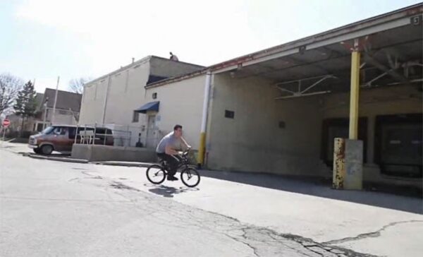Πράγματα που δεν φανταζόσασταν πως γίνονται με ένα ποδήλατο [video]