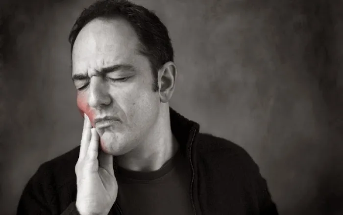 Η επικίνδυνη για τη ζωή ασθένεια που εκδηλώνεται με ξαφνικό πονόδοντο