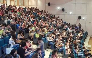 Εξακόσιες θέσεις για τους διοικητικούς υπαλλήλους σε ΑΕΙ και ΤΕΙ