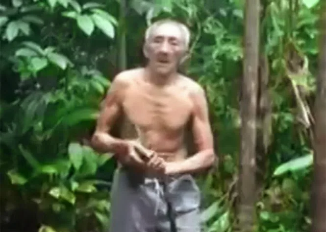 Ηλικιωμένος σκαρφαλώνει σε δέντρο με εντυπωσιακό κόλπο… και κατεβαίνει με σοκαριστικό! [video]