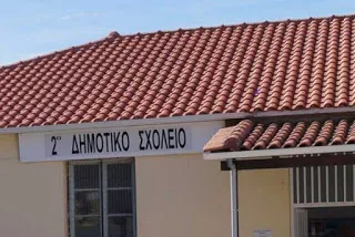 Πρέβεζα – 2ο Δημοτικό: Από το… νερό πέφτουν οι σοβάδες… αλλά θα γίνει σύσκεψη!