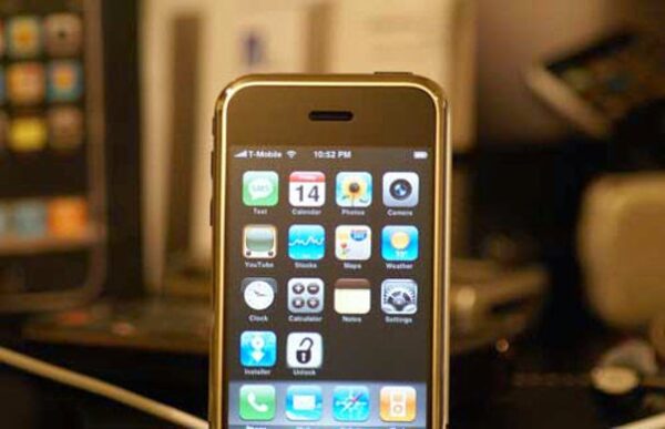 Δύο νέα iPhone έρχονται τον Σεπτέμβριο