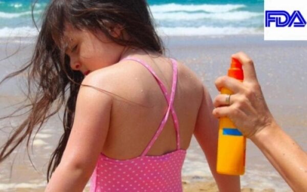 FDA: Επικίνδυνο για τα παιδιά το αντηλιακό σε σπρέι