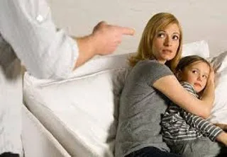 Γιατί η ενδοοικογενειακή βία “κληροδοτείται” στα παιδιά