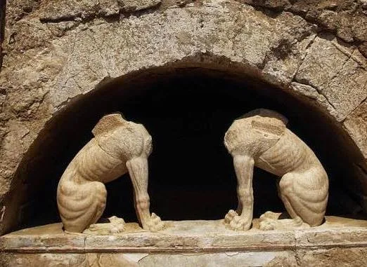 Μπήκαν στο εσωτερικό του τύμβου στην Αμφίπολη [photos]