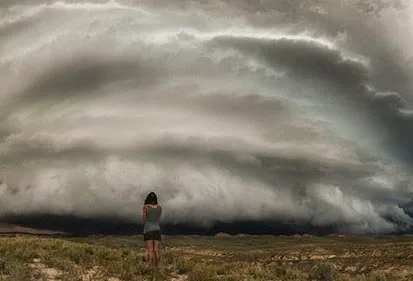 ΣΥΓΚΛΟΝΙΣΤΙΚΟ: Όταν η φύση επιτίθεται [video]