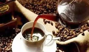 Πώς ο καφές ενεργοποιεί τον εγκέφαλο και αυξάνει την προσοχή μας