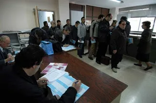 Άρον άρον στις εφορίες για να κλείσουν τα «μπλοκάκια»