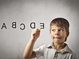 To παιδί μου μπερδεύει το 3 με το ε είναι σημάδι δυσλεξίας;