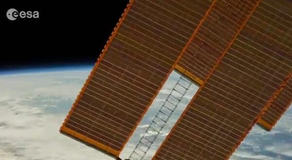 Αστροναύτης βιντεοσκοπεί από το διάστημα την εναλλαγή ημέρας – νύχτας: Ταξίδι στον χρόνο μέσα σε ένα λεπτό… [video]