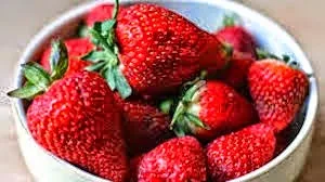 4 λόγοι να το… ρίξετε στις φράουλες