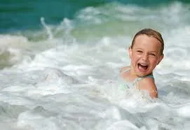 Τσίμπησε τσούχτρα το παιδί σας; Τί πρέπει να κάνετε!