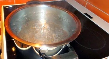 “Κολπάκι” για να μην ξεχειλίζει το βραστό νερό από την κατσαρόλα!