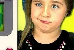 Πώς αντιδρούν τα σημερινά παιδιά μπροστά σε ένα Gameboy; Δείτε το βίντεο!