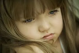 Γονείς ΠΡΟΣΟΧΗ!  Γιατί δεν πρέπει ποτέ να πούμε στο παιδί μας τη φράση: «Δώσε ένα φιλί στο θείο»