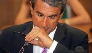 Ο Λοβέρδος απαιτεί να γίνουν προσλήψεις στην εκπαίδευση