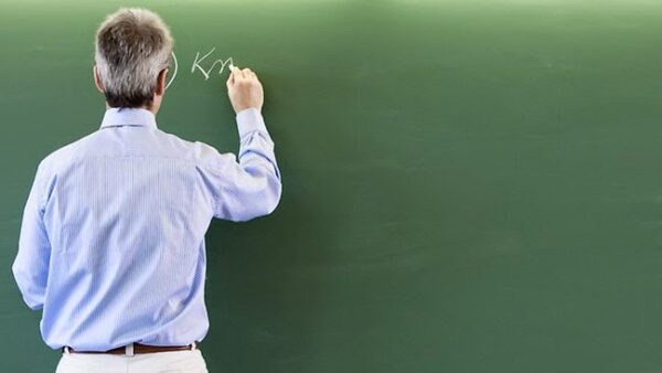 Δάσκαλος δίδασκε επί 9 χρόνια με πλαστό πτυχίο! Δείτε πόσα θα δώσει πίσω στο δημόσιο !!!