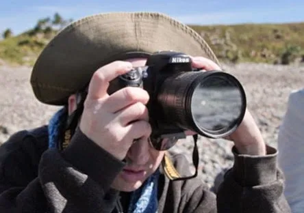 Απίστευτη ιστορία ! Ο τυφλός φωτογράφος [Video]