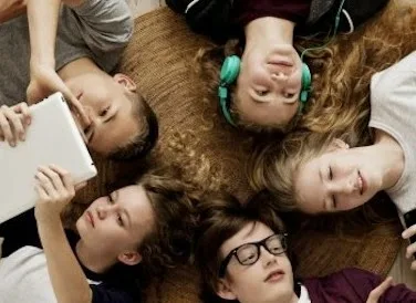 Πως αισθάνονται οι έφηβοι για τον εαυτό τους;