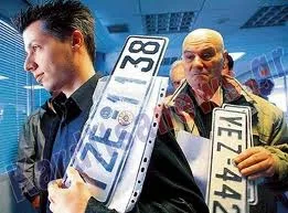 Γιατί την πάτησαν όσοι κατέθεσαν τις πινακίδες των αυτοκινήτων τους;