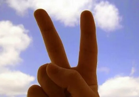 Από που βγήκε το σήμα της νίκης;