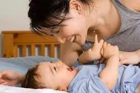 Πόσο απλή υπόθεση είναι η μητρότητα;