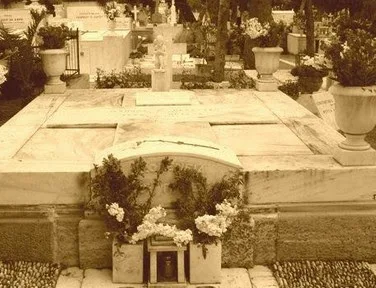 Συγκλονιστική ιστορία: Η 6χρονη κόρη του πέθανε – Αυτό που έκανε στον τάφο της θα σας σοκάρει! [video]