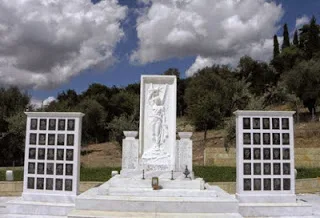 Μαθητές/τριες Γυμνασίου στη Θεσπρωτία βραβεύτηκαν, γιατί ανέδειξαν τις θηριωδίες των Γερμανών στην Παραμυθιά, στα Ιωάννινα, στο Κομμένο Άρτας και στα Καλάβρυτα