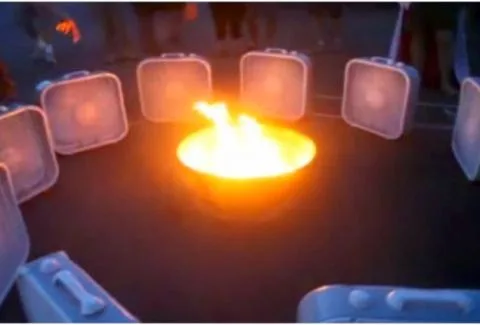 Έβαλαν 12 ανεμιστήρες γύρω από μία φωτιά – Αυτό που συνέβη μετά ήταν ΕΚΠΛΗΚΤΙΚΟ! [video]