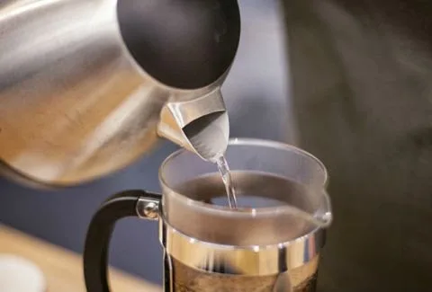 Το ΑΠΟΛΥΤΟ αντιοξειδωτικό ρόφημα μετά το Πάσχα! Πιες χλιαρό νερό με…