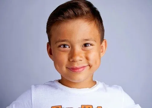 Κι όμως αυτός ο 9χρονος βγάζει 1 εκατ. δολάρια τον χρόνο! Δείτε πως…