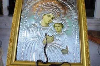 Η Ιστορία πίσω από το θαύμα με τα ΦΙΔΑΚΙΑ της Παναγίας που βγαίνουν κάθε Δεκαπενταυύγουστο.