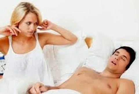 ΣΗΜΑΝΤΙΚΟ: Τι να κάνετε για να ΜΗΝ ροχαλίζετε!