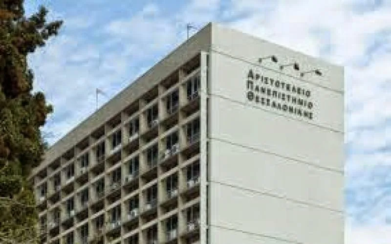 Φοιτητές έσπασαν την πόρτα της Συγκλήτου του ΑΠΘ – Ζητήθηκε η παρέμβαση εισαγγελέα