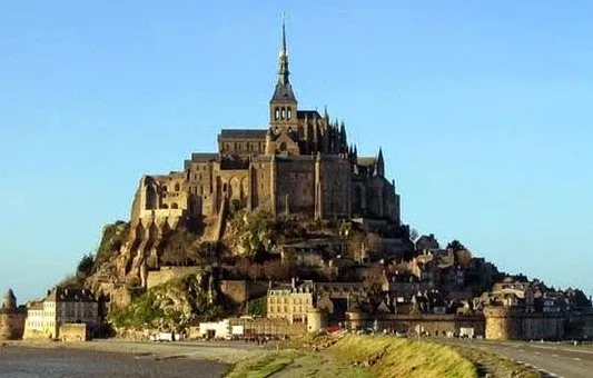 Δείτε από ποιες πραγματικές τοποθεσίες εμπνεύστηκαν ταινίες της Disney… [photos]