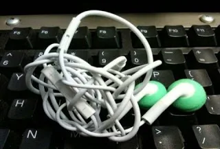 Τέλειο κόλπο για να μην μπλεχτεί ποτέ ξανά το καλώδιο του φορτιστή σας [video]