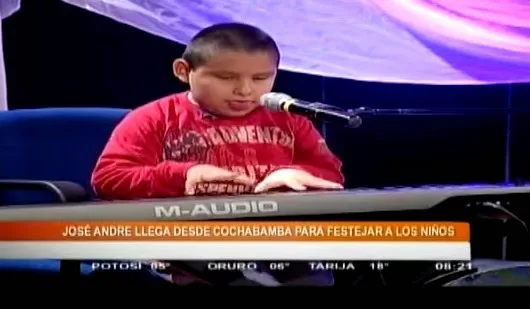 9χρονο τυφλό αγόρι έκατσε σε ένα πιάνο – Αυτό που ακολούθησε μάγεψε τους πάντες [video]